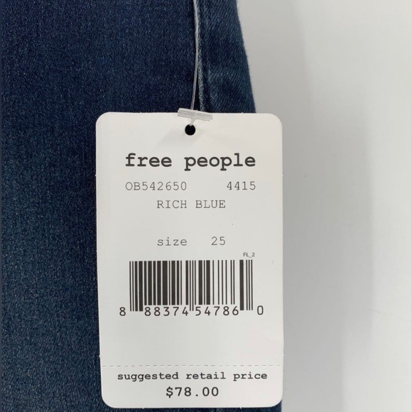 FREE PEOPLE | WOMEN'S DARK WASH FLARE PENNY PULL ON JEANS | Sz 25 | NWT - Picture 4 of 7